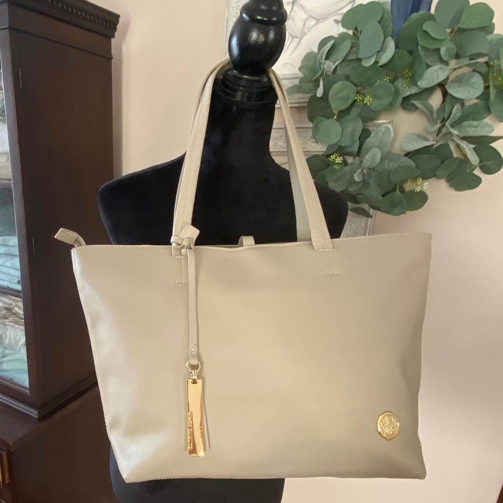 VINCE CAMUTO Tan Leather Purse, Tan & Gold Accent